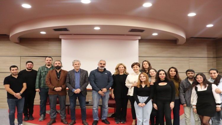 Azerbaycanlı ünlü yönetmen Ilgar Necef, Üsküdar İletişim'de öğrencilerle buluştu