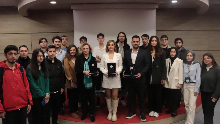 Ceren Dalgıç ve Ferhat Kızıltaş Üsküdar İletişim’de öğrencilerle deneyimlerini paylaştılar