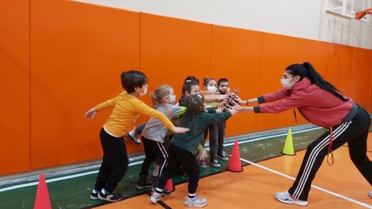 "Çocukları spor yapmaya teşvik etmenin en kolay yolu onlara rol model olmaktır"