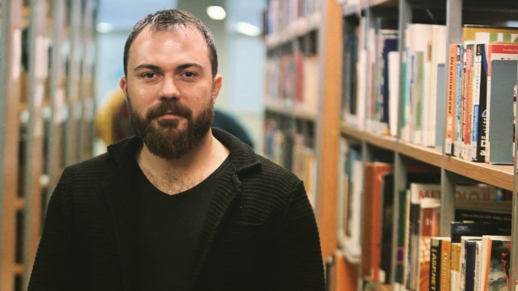 Doç. Dr. Hüseyin Ozan Tekin:  Bilim alanında ilerlemek için literatüre iyi hakim olmak gerekir