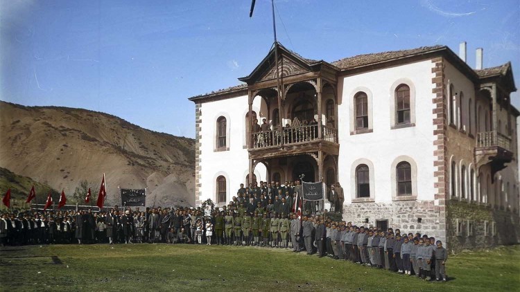 Esaretten fotoğrafçılığa