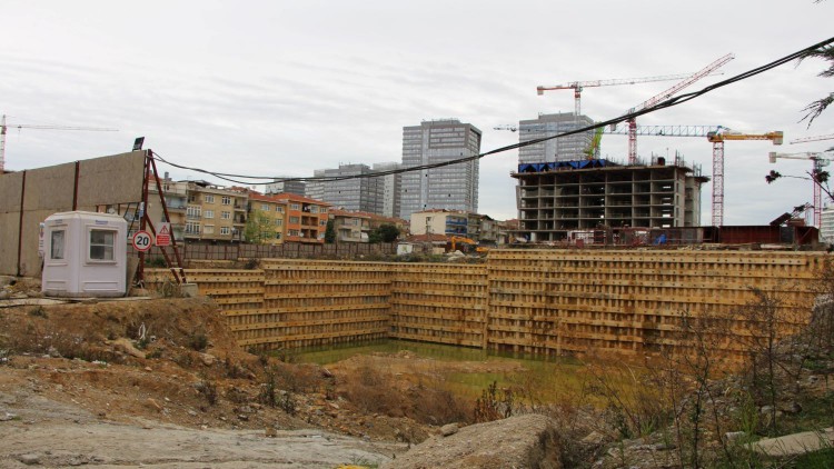 Fikirtepe'de kentsel dönüşüm krize çarptı