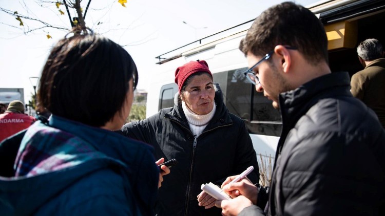 Gazeteci Elif Akkuş: Bu deprem bir topyekûn mücadele sınavıydı