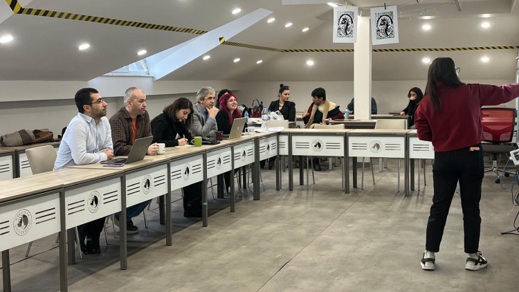 Gazetecilik öğrencileri mezuniyet projelerini jüri önünde sundu