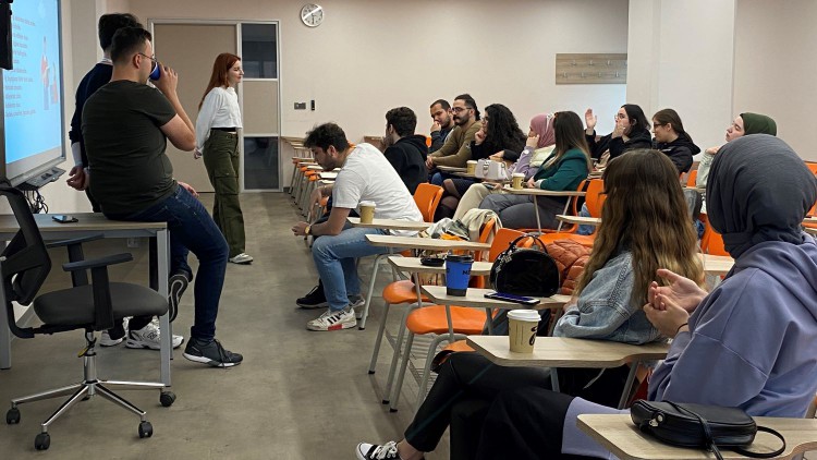 Genç İletişimciler Kulübü ilk atölyesini düzenledi