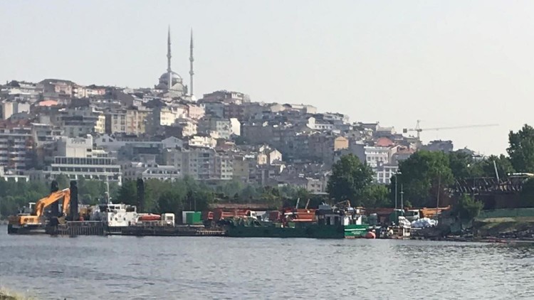 Haliç’te su kirliliği giderek artıyor