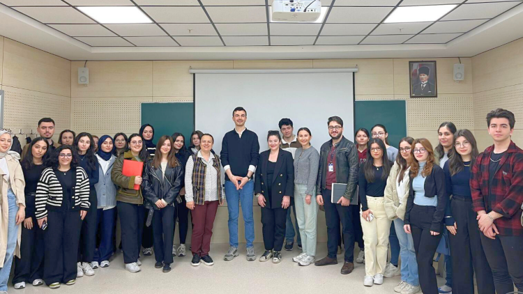 Dr. Öğr. Üyesi Burak Çeber, halkla ilişkilerde yapay zekânın rolünü anlattı