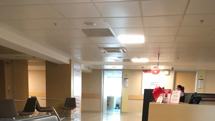 Hastane girişlerinde kontroller gevşemeden devam ediyor