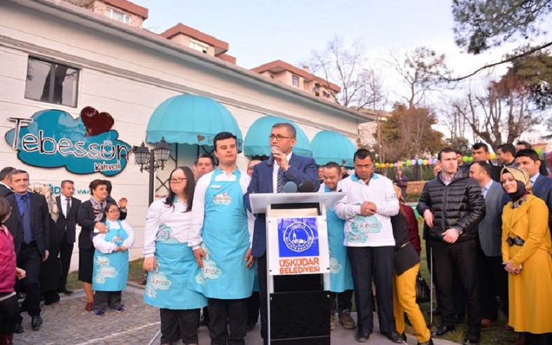 Her şey bir tebessümle başladı