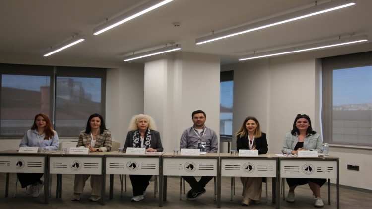 İFİG Sempozyumunun 15. oturumunda dijitalleşme, medya ve eleştirel yaklaşımlar tartışıldı