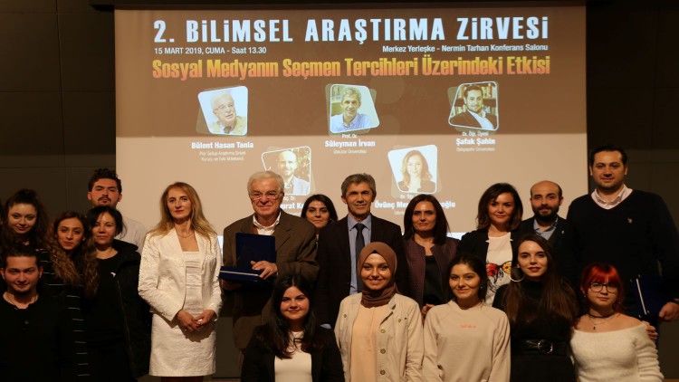 Sosyal medyanın seçmenler üzerindeki etkileri irdelendi