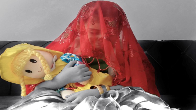 Küçük bedenlere büyük gelinlikler