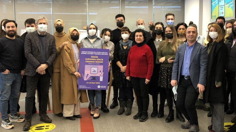 Üsküdar İletişim'de kurumsal kimlik tasarımları sergisi açıldı