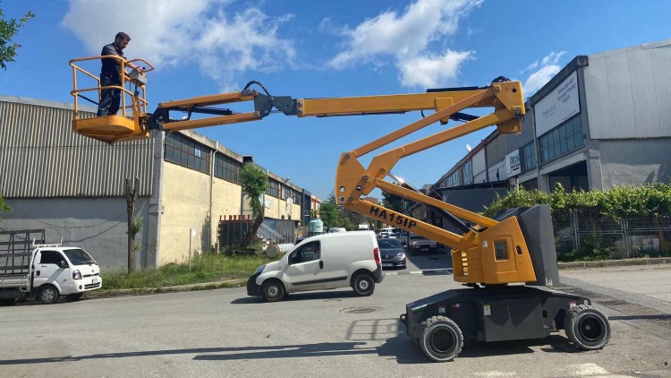 Manliftler yüksekte çalışma güvenliğini artırıyor