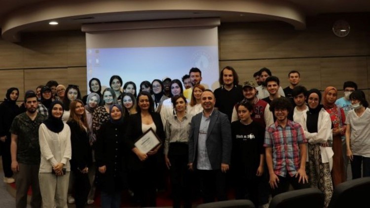 Nurgül Şenefe: İllüstratörlerin henüz meslek tanımları ve standartları yok