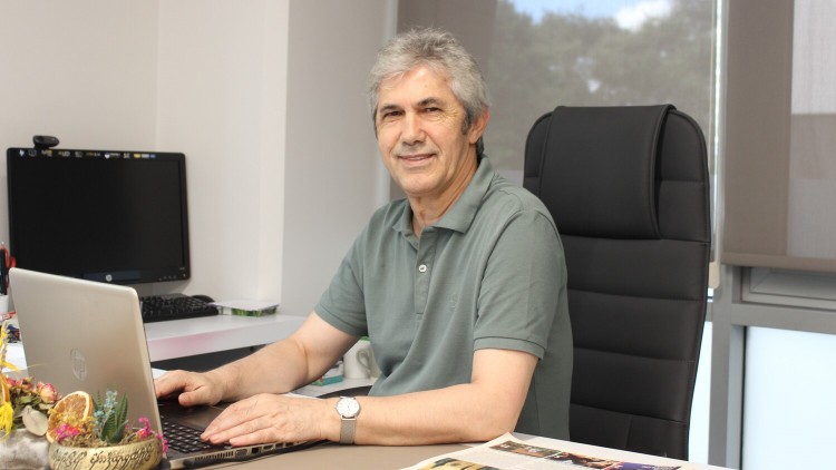 Prof. Dr. Süleyman İrvan: “24 Temmuz, basın özgürlüğü mücadelesini hatırlatma günüdür”