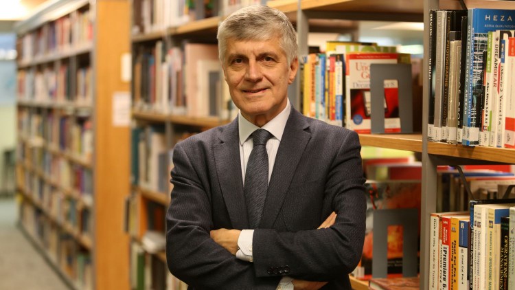 Prof.Dr. Tayfun Uzbay: “Eczacılar kendi başlarına kaldılar”