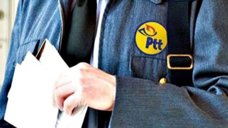 PTT çalışanları Koronavirüs riski altında: Bir maske bir eldivenle koca günü tamamlıyoruz