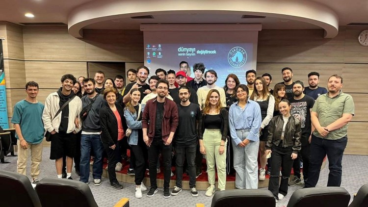 Radyo, Televizyon ve Sinema öğrencilerinin mezuniyet projesi sunumları gerçekleştirildi