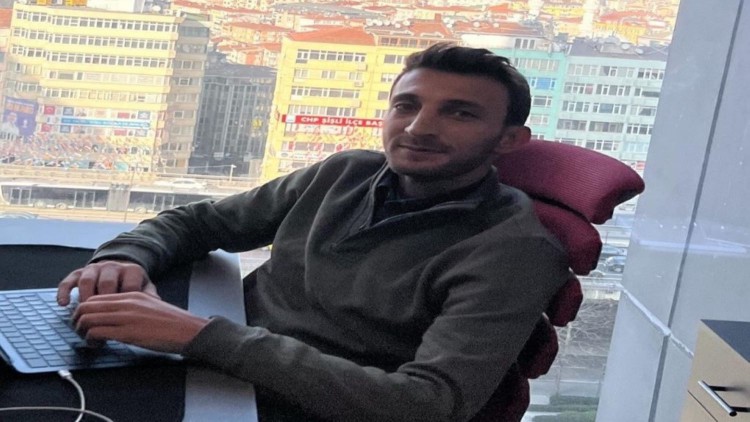 Ramazan Eles: Serbest gazeteciliğin en önemli dezavantajlarından biri gelir istikrarsızlığıdır