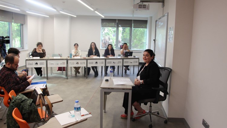 Sempozyumun 1. oturumunda dijital çağda iletişim ve toplum konuşuldu