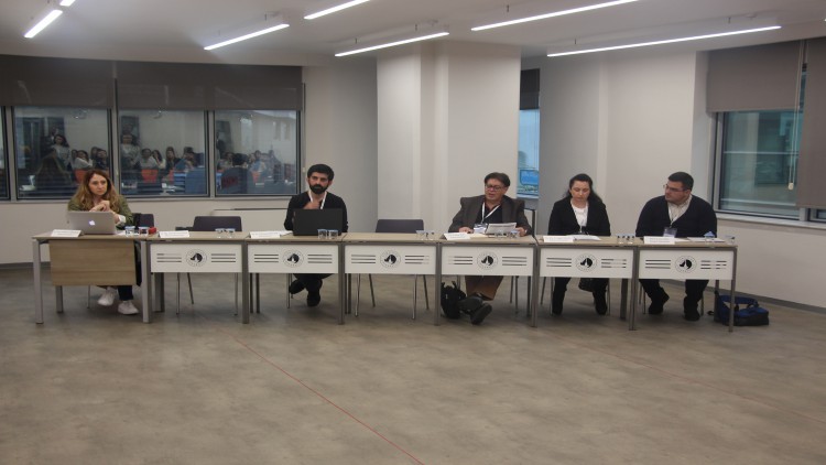 Sempozyumun 13. oturumunda yeni medya ve gazeteciliğin dönüşümü ele alındı