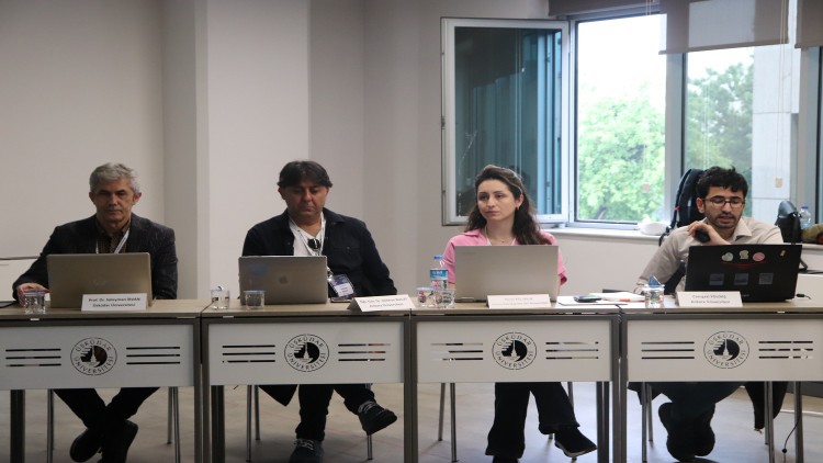 Sempozyumun 18. oturumunda gazetecilikte etik sorunlar konuşuldu
