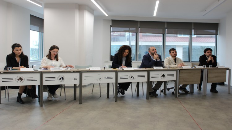 Sempozyumun 30. oturumunda dijitalleşme ve yeni medya alanındaki güncel tartışmalar ele alındı