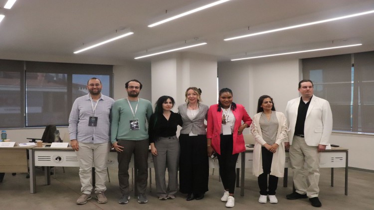 İFİG Sempozyumunun 5. oturumunda dijital toplum ve dijital eğitim sorunları ele alındı