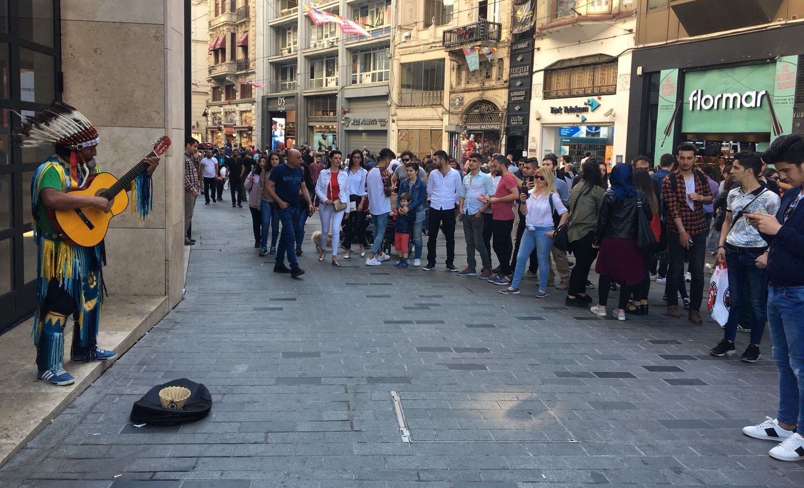 Sokaklar müzikle güzel