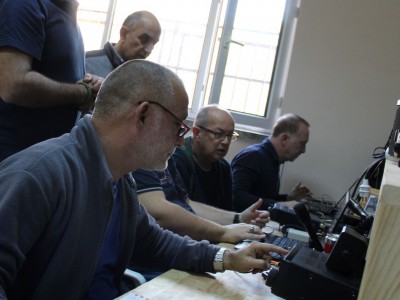 Afetlerin gönüllüleri: Amatör telsizciler