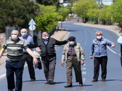 Elli gün sonra ilk defa dışarı çıkan  vatandaşlar, ilginç manzaralar ile karşılaşılmasına sebep oldu.
