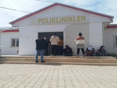 Devlet hastanelerinde sosyal mesafe ihlalleri yaşanıyor