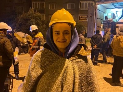 Gazeteci Edanur Tanış ile deprem sürecinde yaşadıklarını konuştuk.