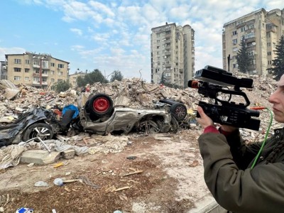 Gazeteci Miray Baklacı ile deprem üzerine bir röportaj gerçekleştirdik.