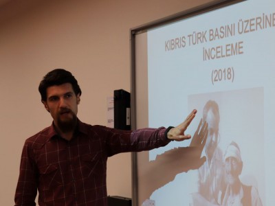Haber-Fotoğraf: Ömer Karaoğlu

Üsküdar Üniversitesi İletişim Fakültesi’nin düzenli olarak gerçekleştirdiği fakülte seminerlerinde bu