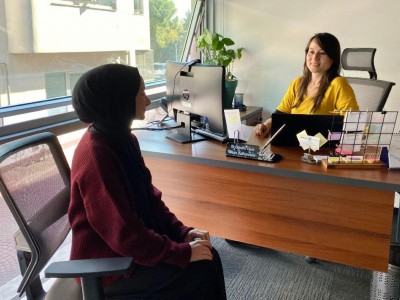 Dr. Öğr. Üyesi Nihan Kalkandeler ile sosyal medya ve yalnızlık ilişkisini konuştuk.