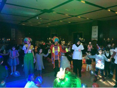 Üsküdar Üniversitesi bünyesindeki “Oyunbaz Palyaçolar” klübü, düzenlediği huzurevi ve hastane ziyaretleriyle yaşlılara,hasta çocuklara moral aşılıyor.