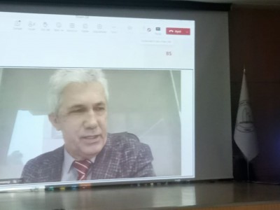 Prof. Dr. Süleyman İrvan sempozyumda konuştu.