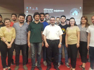 Radyo, Televizyon ve Sinema Bölümü son sınıf öğrencileri tezlerini sundu.