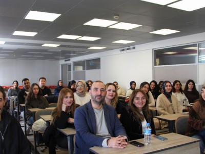 Reklam atölyesinde gerçek zamanlı brief verildi