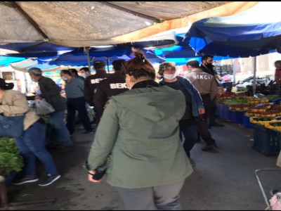 Sokağa çıkma yasağı semt pazarlarındaki kalabalığı arttırdı.