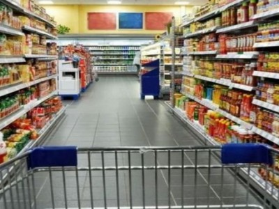 Süpermarket çalışanları ile salgın için alınan tedbirleri konuştuk