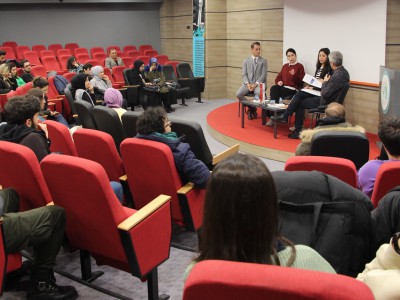 Üsküdar Üniversitesi Gazetecilik Bölümü tarafından düzenlenen panelde suç haberciliği ve etik konuşuldu.