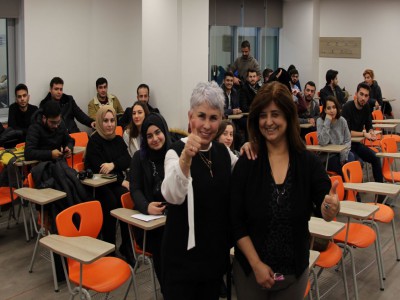 Gazeteci-yazar Nuriye Akman’ın konuk olduğu ‘Yaratıcı Yazarlık Atölyesi’ gerçekleştirildi.