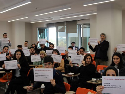 Öğrencilere insan hakları bilgilendirmesi yapıldı.