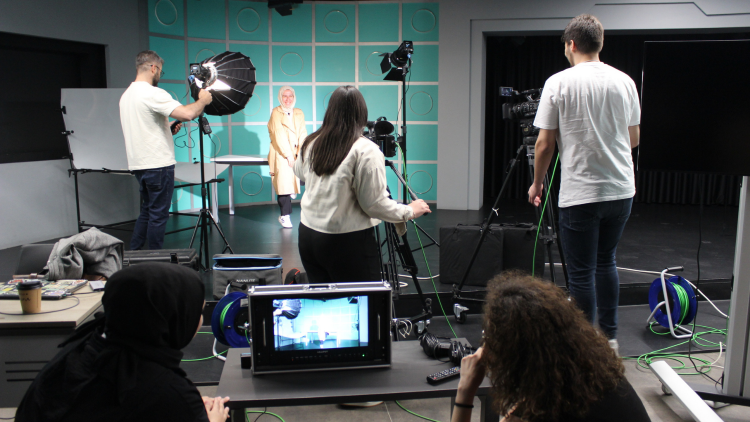 Üsküdar İletişim öğrencilerine ışık tasarımı konusunda eğitim verildi