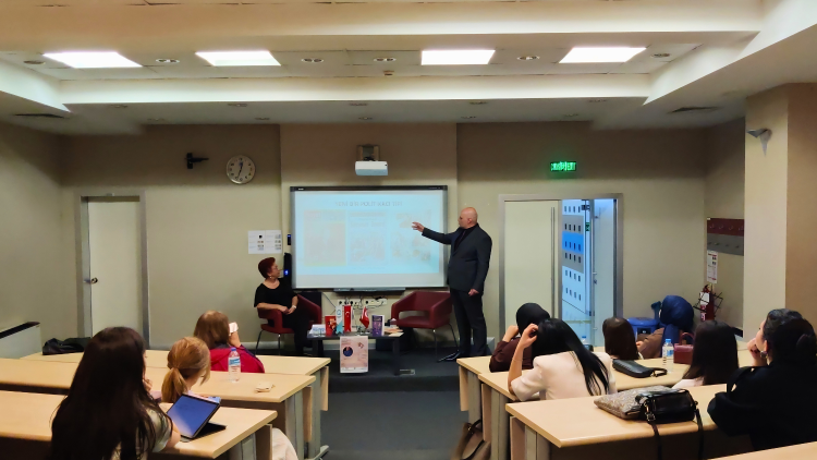 Üsküdar İletişim’de siyasal sloganlar konuşuldu