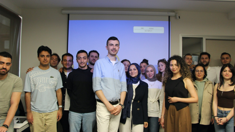 Üsküdar İletişim’de yapay zekâ ve reklamcılık konuşuldu