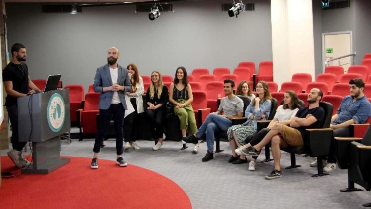 Üsküdar İletişimli reklamcılar mezuniyet projelerini sundu